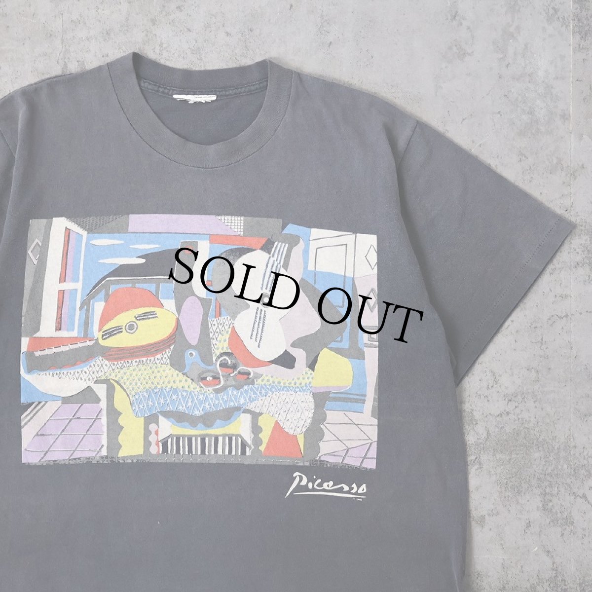 画像1: 90's Pablo Picasso "Mandolin and Guitar'" アートプリントTシャツ BLACK (1)