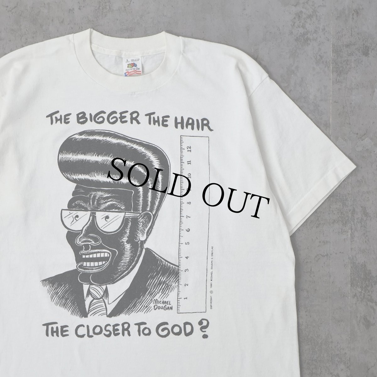 画像1: 90's Michael Dougan USA製 "THE BIGGER THE HAIR THE CLOSER TO GOD?" アートプリントTシャツ L (1)