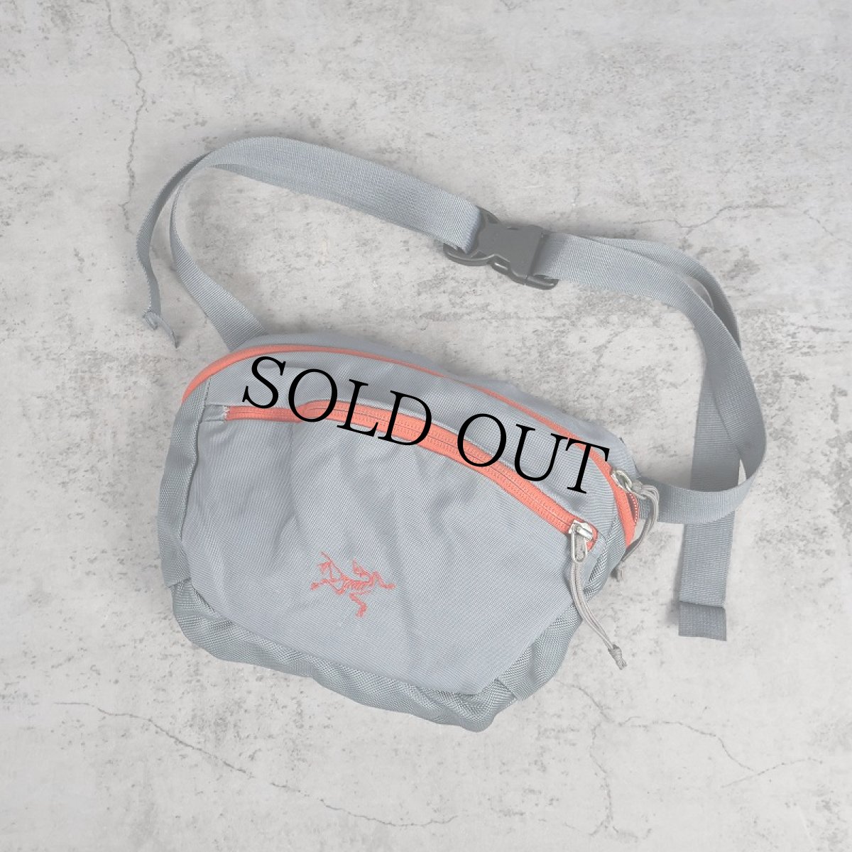 画像1: ARC'TERYX MAKA2 ショルダーバッグ  (1)