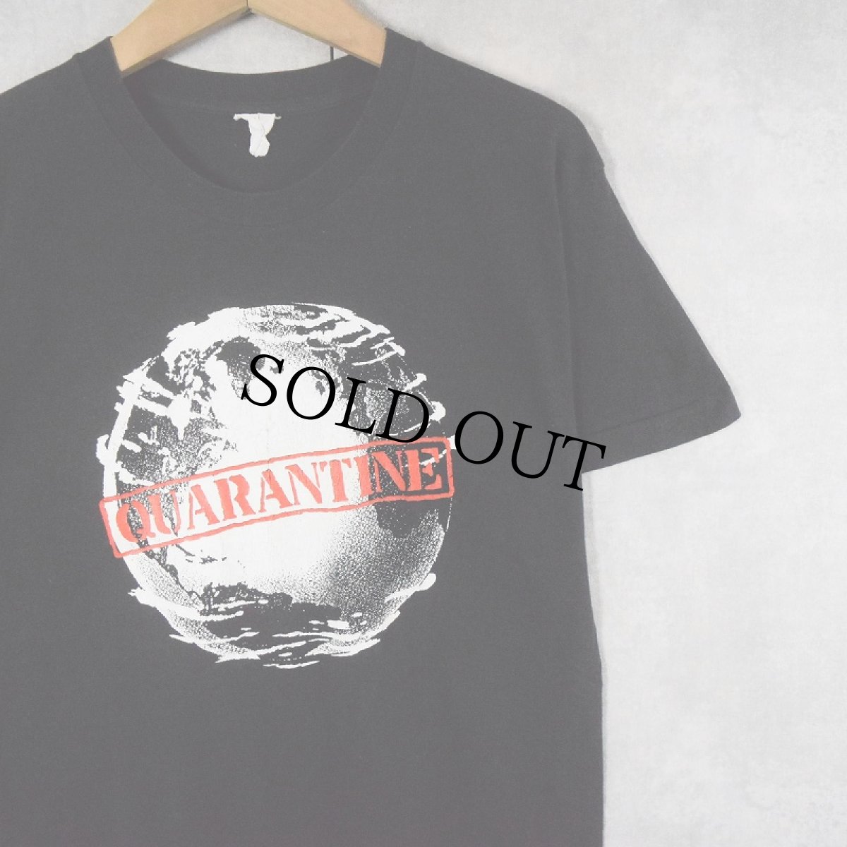 画像1: 80's〜 "Quarantine"  メッセージプリントTシャツ M (1)