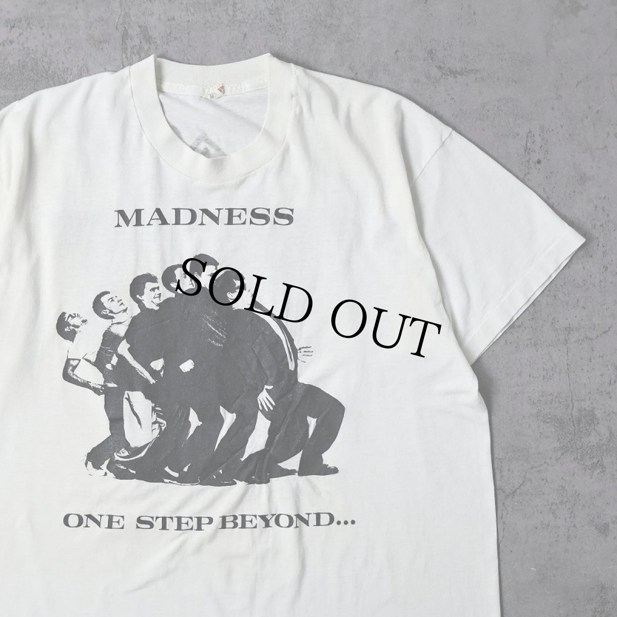 画像1: 80's MADNESS USA製 スカバンド プリントTシャツ XL (1)