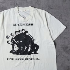 画像1: 80's MADNESS USA製 スカバンド プリントTシャツ XL (1)