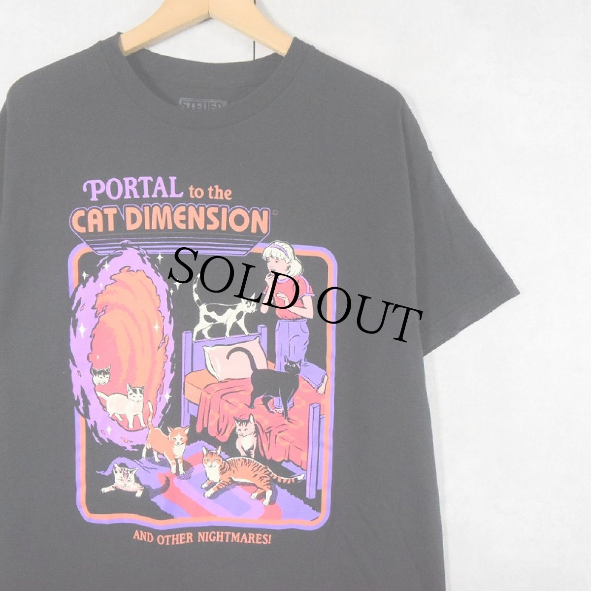 画像1: Steven Rhodes "PORTAL to the CAT DIMENSION" イラストプリントTシャツ BLACK L (1)