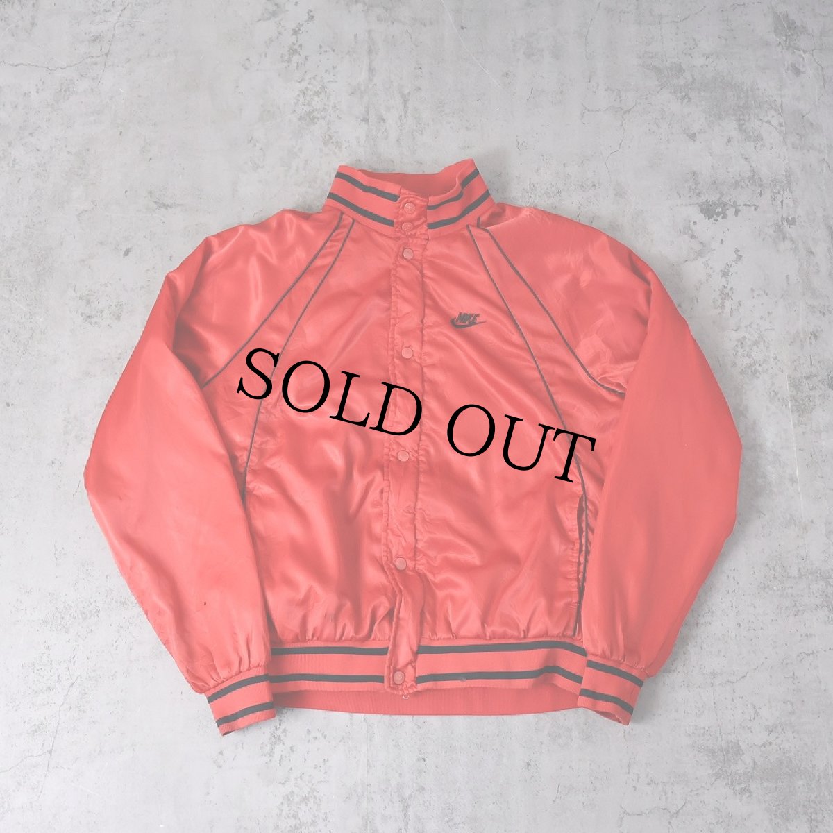 画像2: 80's NIKE 紺タグ "AIR JORDAN” ウィングロゴ 中綿入り ナイロンジャケット L (2)