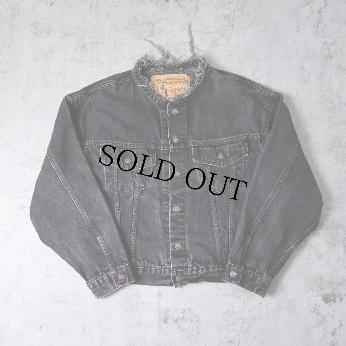 画像1: 90's Levi's 70598 USA製 カットオフ ブラックデニムジャケット LARGE (1)