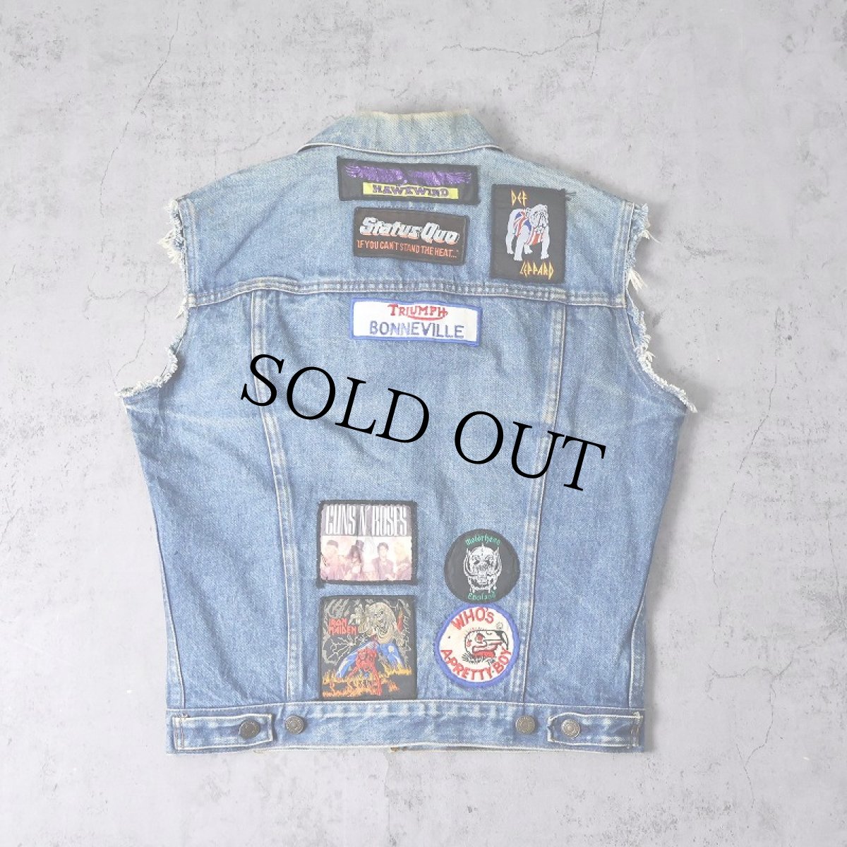 画像2: 80's EURO Levi's FRANCE製 バンドワッペン カスタムカットオフデニムベスト 38 (2)