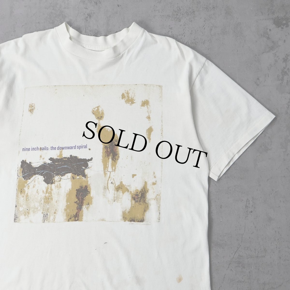 画像1: 90's Nine Inch Nails "The Downward Spiral" ロックバンドプリントTシャツ (1)