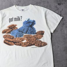 画像1: 90's COOKIE MONSTER "got milk" キャラクタープリント Tシャツ L (1)