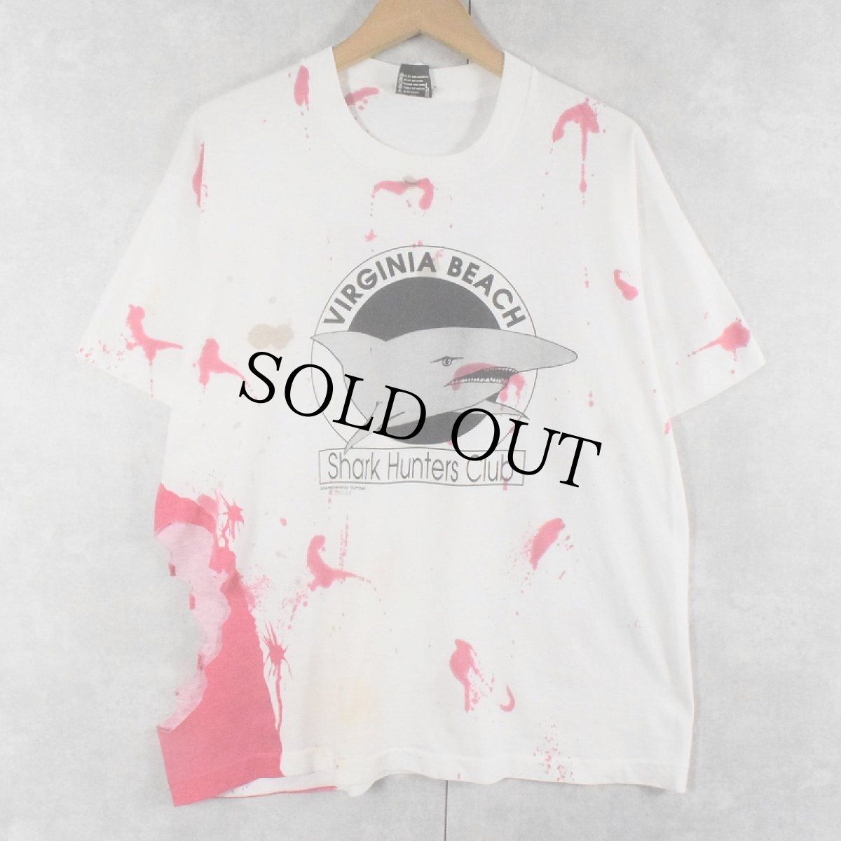 画像1: 90's USA製 "Shark Hunters Club" ギミック サメプリントTシャツ XL (1)