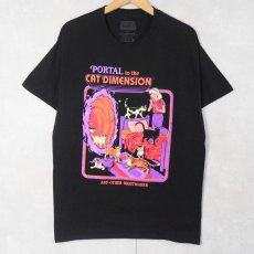 画像1: Steven Rhodes "PORTAL to the CAT DIMENSION" イラストプリントTシャツ BLACK L (1)