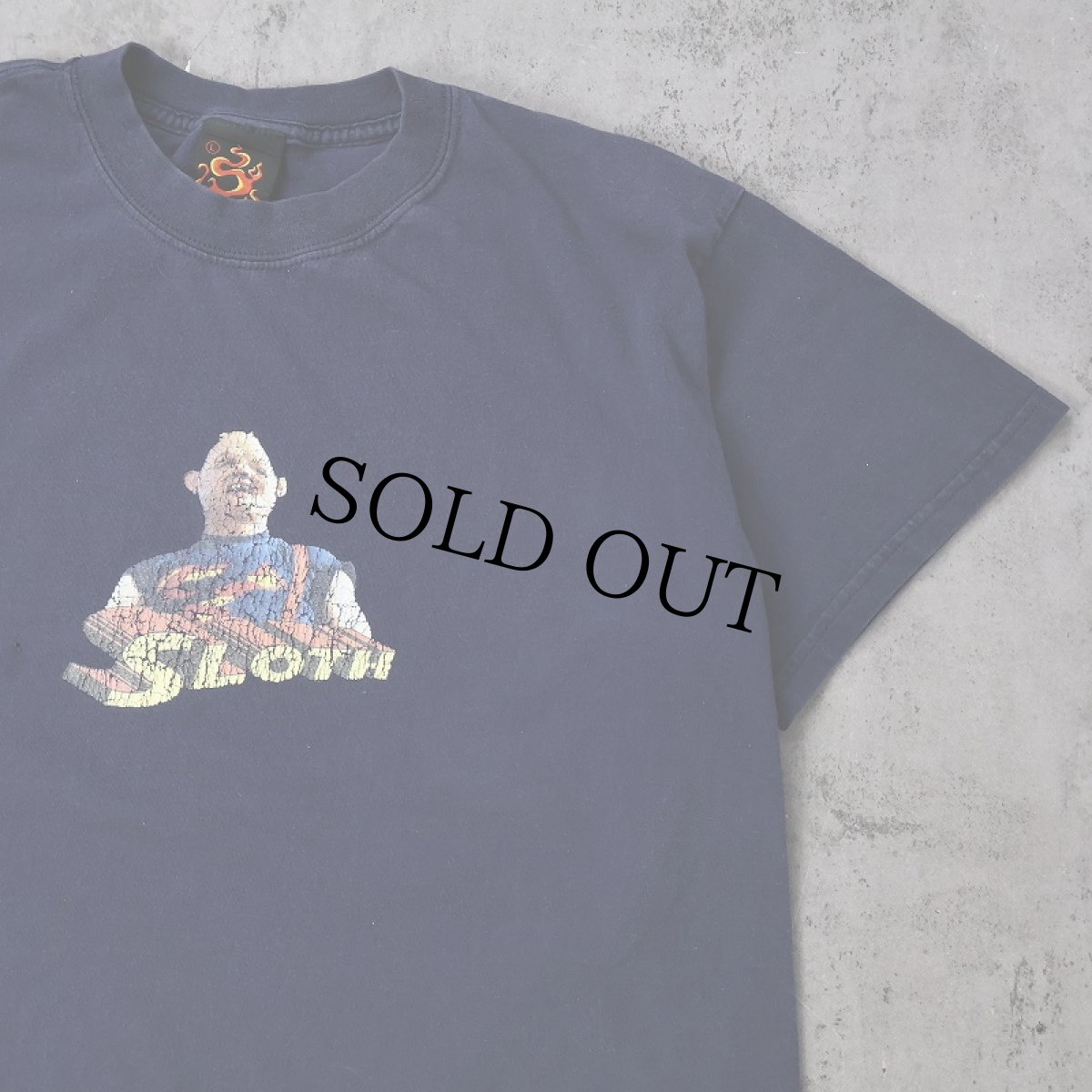画像1: 90's〜 The Goonies USA製 "SLOTH" パロディプリント 映画Tシャツ NAVY L (1)
