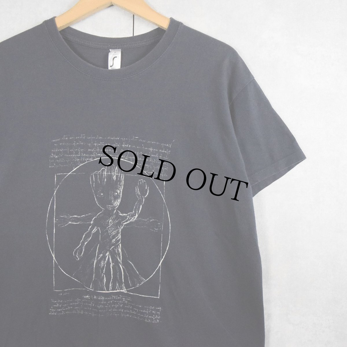 画像1: "GROOT" ウィトルウィウス的人体図 パロディ キャラクタープリントTシャツ BLACK M (1)