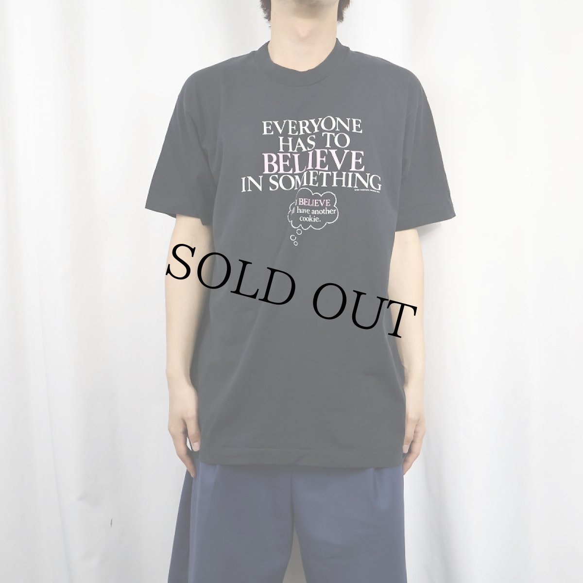 画像2: 80's RIVERTOWN TRADING CORP USA製 "EVERYONE HAS TO..." メッセージプリントTシャツ BLACK XL (2)