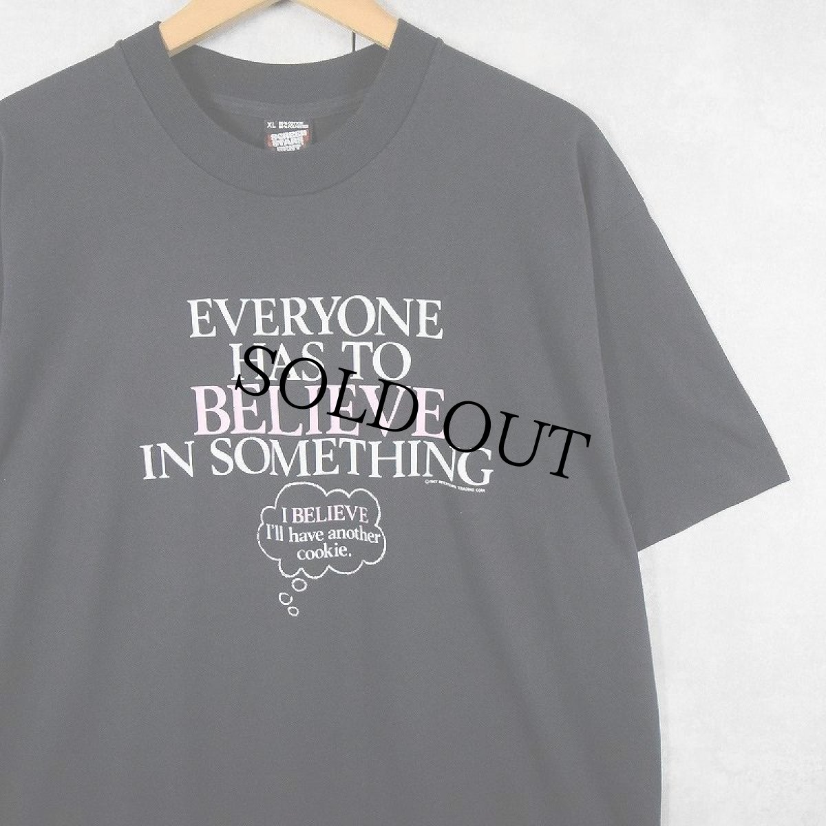 画像1: 80's RIVERTOWN TRADING CORP USA製 "EVERYONE HAS TO..." メッセージプリントTシャツ BLACK XL (1)