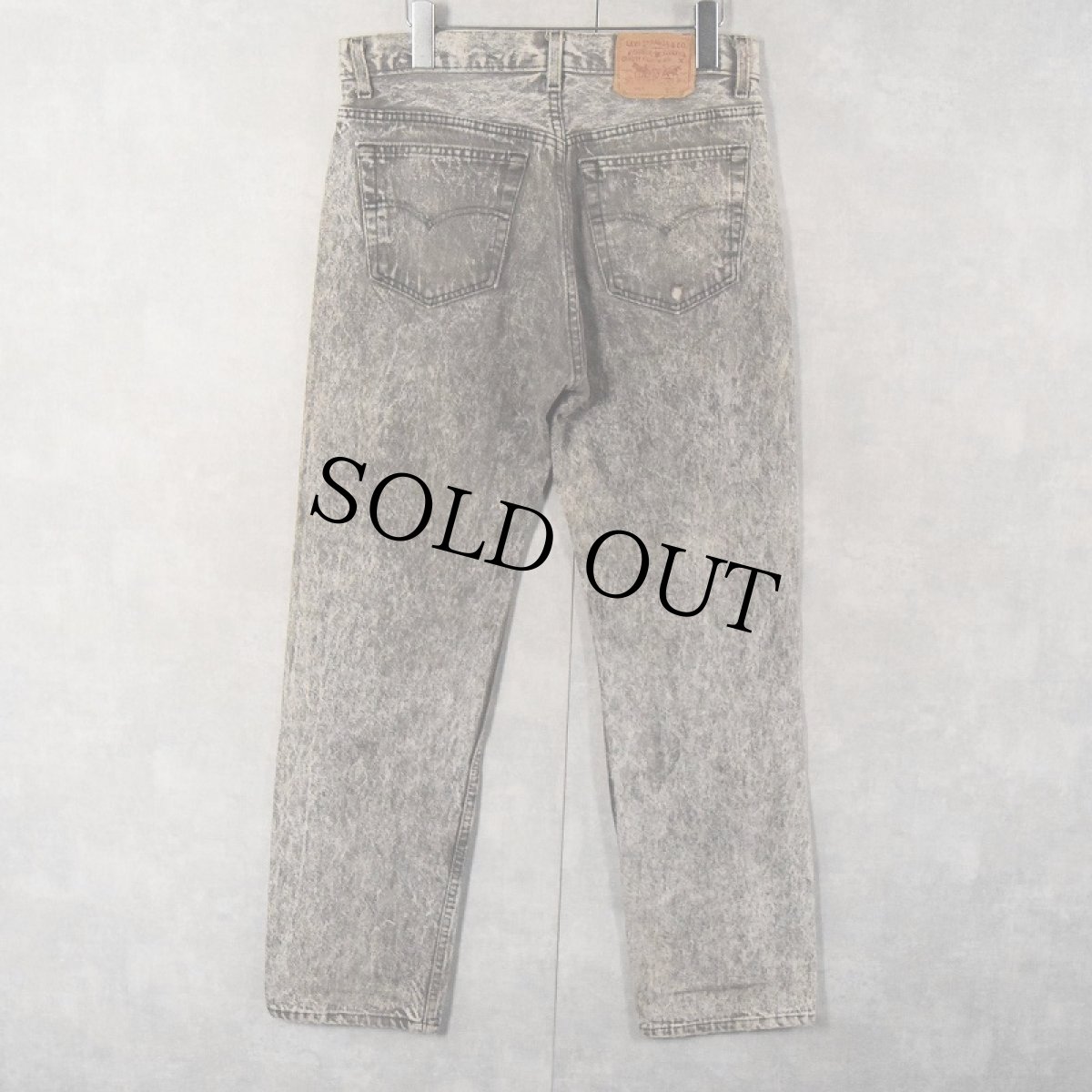 画像2: 90's Levi's USA製 501 ケミカルウォッシュ ブラックデニムパンツ W31 (2)