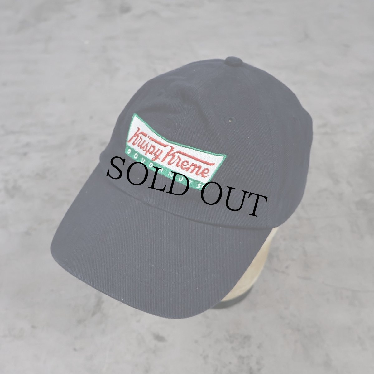 画像1: Krispy Kreme Doughnuts ドーナツショップ ロゴ刺繍 キャップ NAVY ONESIZE (1)