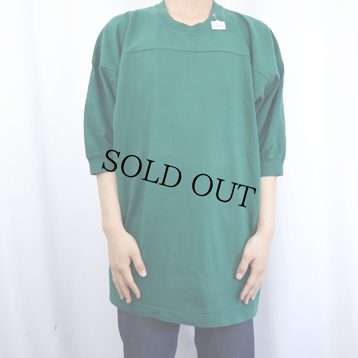 画像2: 90's RUSSELL ATHLETIC USA製 ロゴ刺繍 袖リブ付き無地Tシャツ XL (2)