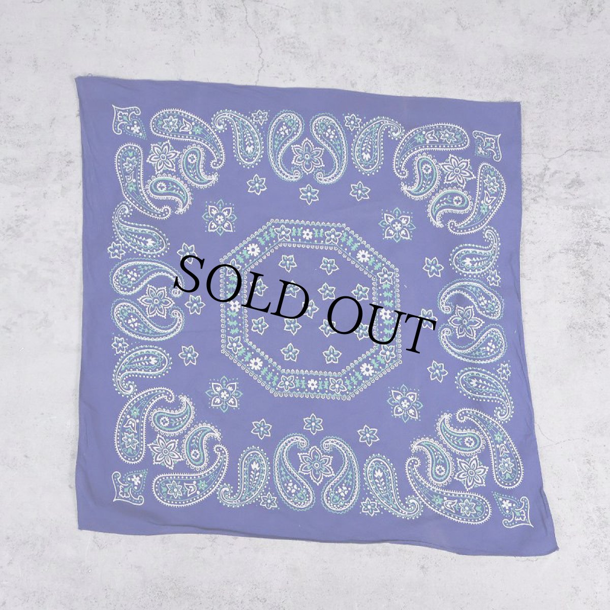 画像2: VINTAGE ペイズリー柄 バンダナ (2)