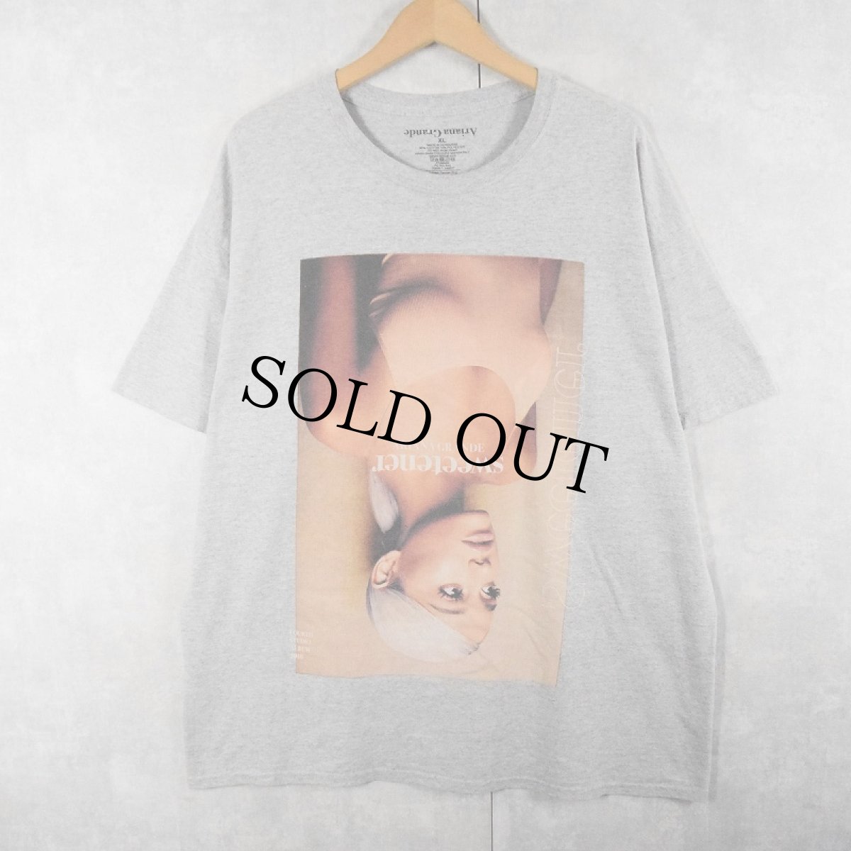 画像1: Ariana Grande "Sweetener" ミュージシャンプリントTシャツ XL (1)