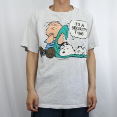 画像2: 90's SNOOPY & Charlie Brown “IT'S A SECURITY THING” キャラクタープリントTシャツ L (2)