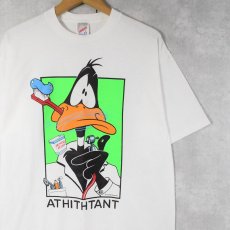 画像1: Daffy Duck "AT HITHHTANT" キャラクタープリントTシャツ L (1)