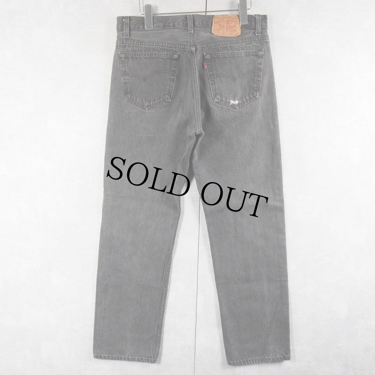 画像2: 90's Levi's 501 USA製 ブランクタブ 先染め ブラックデニムパンツ W32 (2)