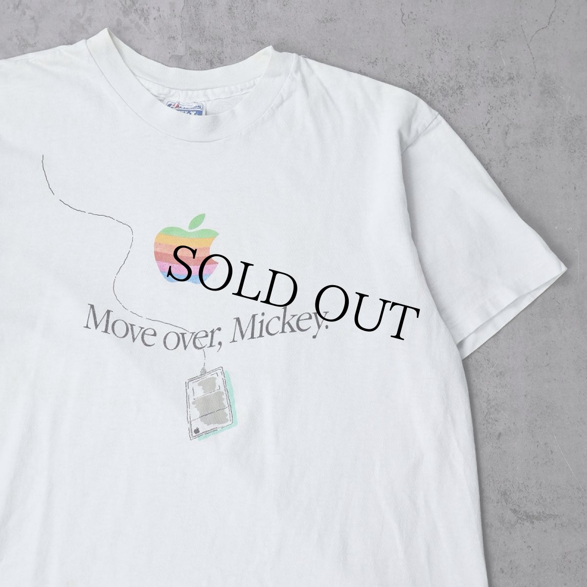 画像1: 80's Apple USA製 "Move over, Mickey." レインボーロゴプリントTシャツ L (1)