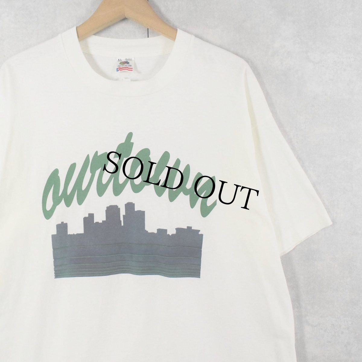 画像1: 90's USA製 "OURTOWN" プリントTシャツ XL (1)