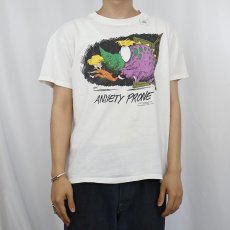 画像2: 80〜90's Bloom County USA製 "ANXIETY PRONE" 風刺漫画 プリントTシャツ L (2)
