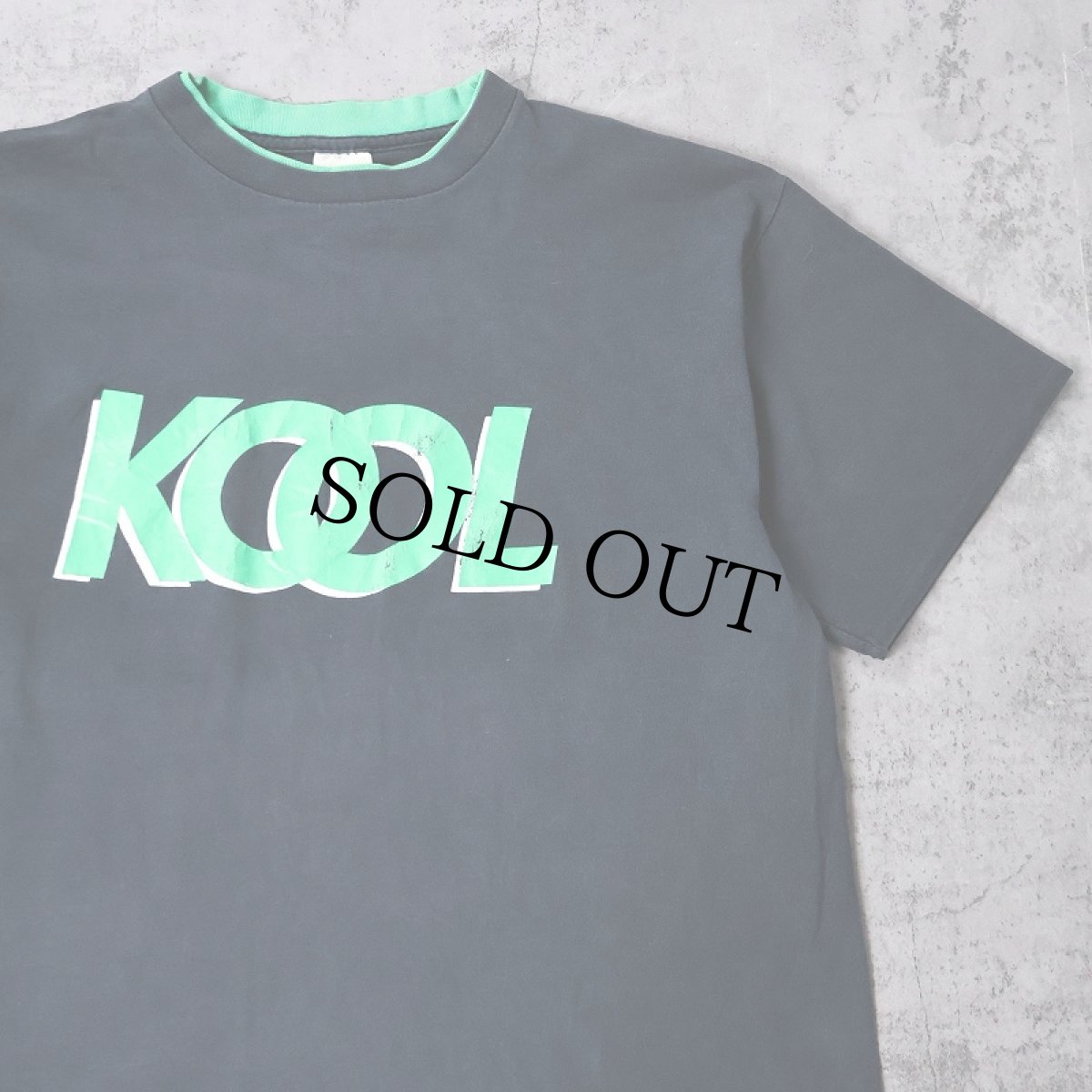 画像1: 90's KOOL タバコ企業 レイヤードデザイン ロゴプリントTシャツ L (1)