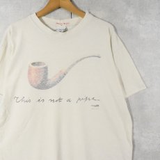 画像1: 90's Rene Magritte "The Treachery of Images" アートプリントTシャツ XXL (1)