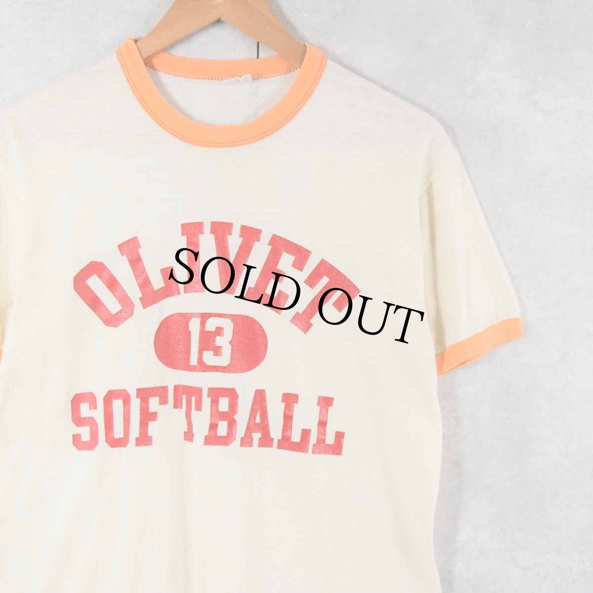 画像1: 70's Champion USA製 "OLIVET SOFTBALL" プリントリンガーTシャツ (1)