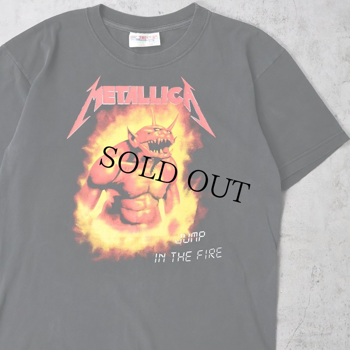 画像1: METALLICA "JUMP IN THE FIRE" ヘヴィメタル・バンド プリントTシャツ BLACK L (1)