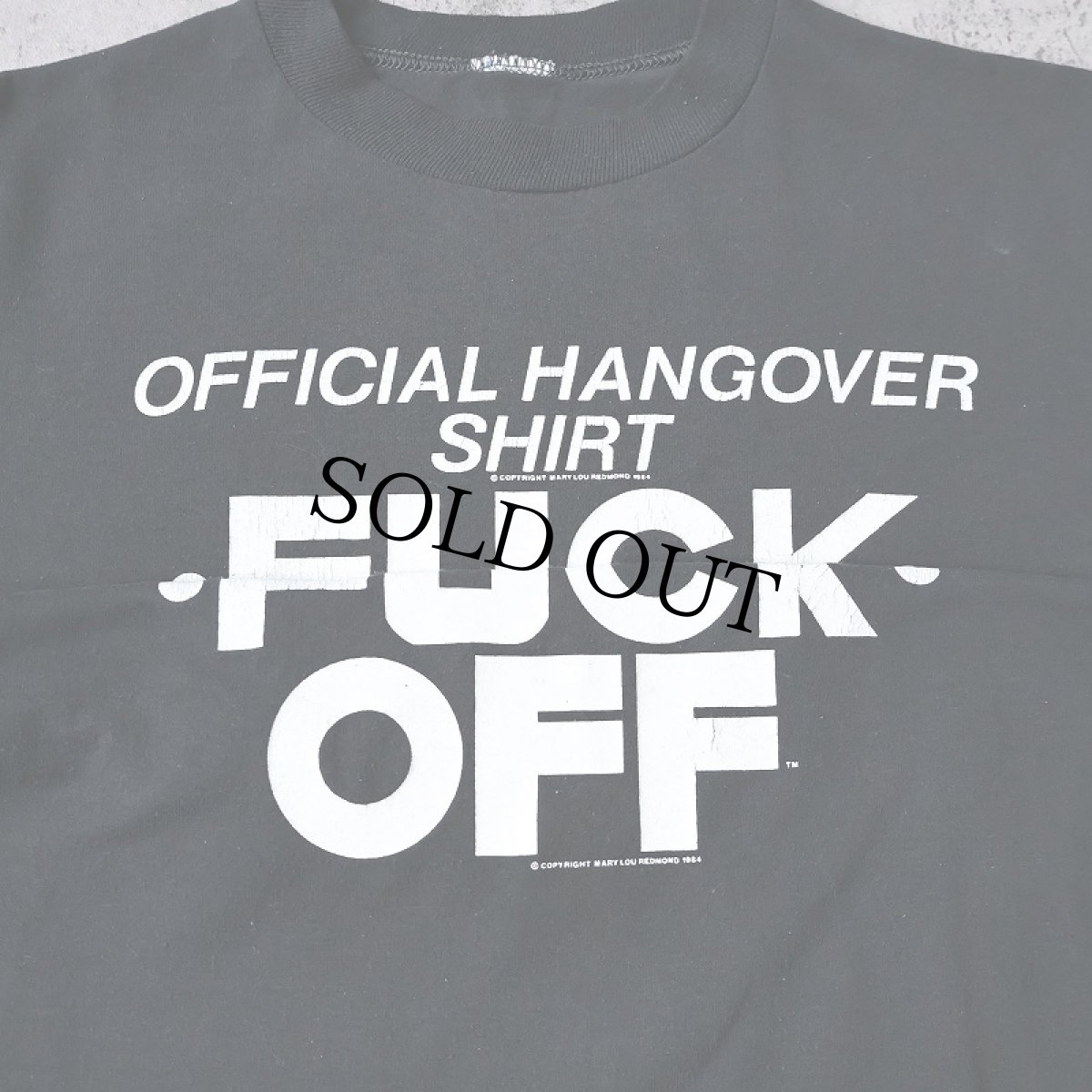 画像2: 90's MARY LOU'S BAR LIQUOR STORE "FUCK OFF" ギミックプリントTシャツ BLACK (2)