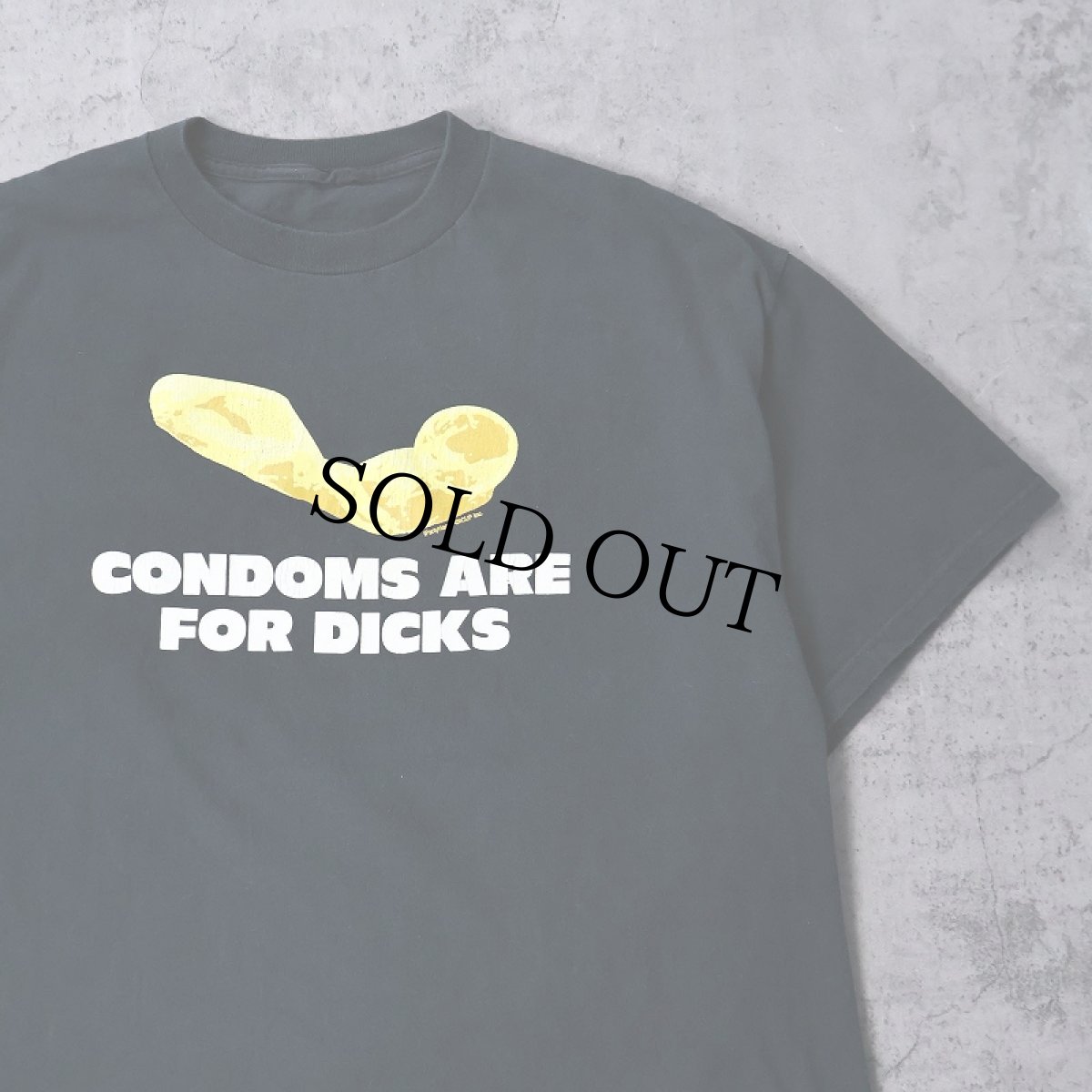 画像1: CONDOMS ARE FOR DICKS エロプリントTシャツ BLACK (1)