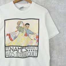 画像1: 90's Mary Engelbreit USA製 "THE NAMES PROJECT AIDS MEMORIAL QUILT" アートプロジェクトTシャツ M (1)