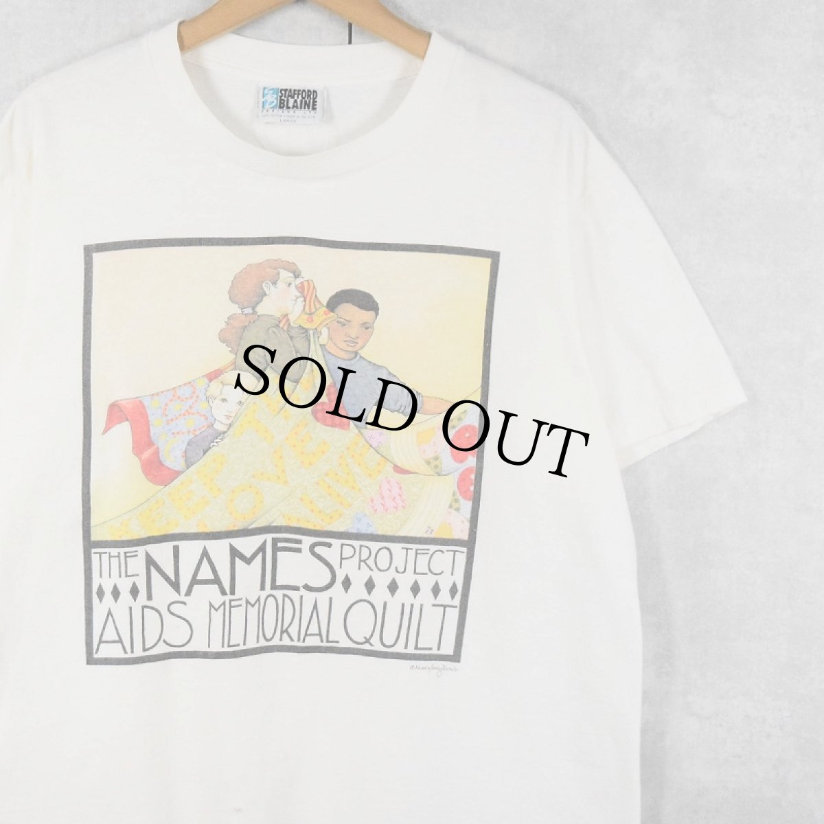 画像1: 90's Mary Engelbreit USA製 "THE NAMES PROJECT AIDS MEMORIAL QUILT" アートプロジェクトTシャツ L (1)