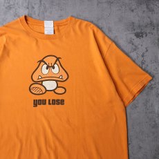 画像1: スーパーマリオ "クリボー" ゲームキャラクタープリントTシャツ XL (1)
