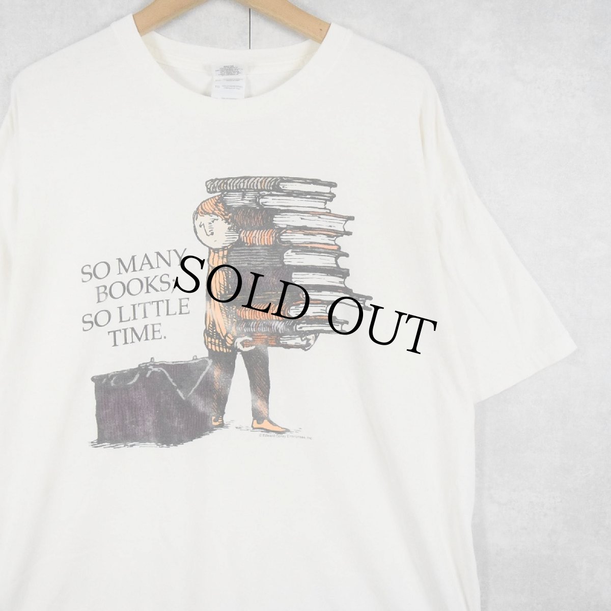 画像1: Edward Gorey "SO MANY BOOKD; SO LITTLE TIME." イラストプリントTシャツ XL (1)