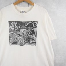 画像1: 90's M.C. Escher USA製 "Relativity" 騙し絵アートプリントTシャツ XL (1)