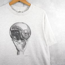 画像1: 90's M.C. Escher USA製 "Hand with Reflecting Sphere" 騙し絵アートプリントTシャツ L (1)