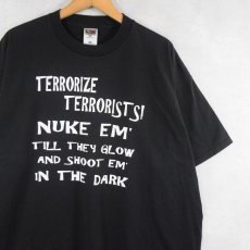 画像1: 90's "TERRORIZE TERRORISTS!" プリントTシャツ BLACK XXL (1)