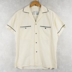 画像2: 60's USAF "CHIEVRES AIR BASE BELGIUM" コットンボーリングシャツ (2)