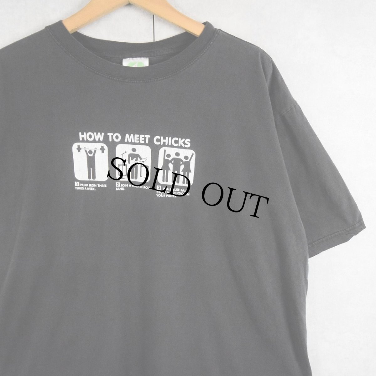 画像1: "HOW TO MEET CHICKS" ピクトグラムプリントTシャツ L (1)