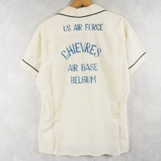 画像1: 60's USAF "CHIEVRES AIR BASE BELGIUM" コットンボーリングシャツ (1)