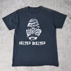 画像1: Charles Manson "HELTER SKELTER" カルト指導者 プリントTシャツ BLACK (1)