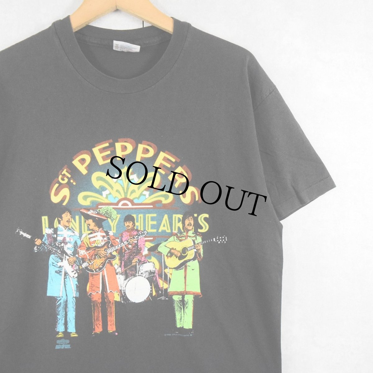 画像1: 90's THE BEATLES "Sgt Pepper's Lonely Hearts Club Band" ロックバンドプリントTシャツ L (1)