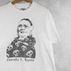 画像1: 90's USA製 LARGELY LITERARY "Dorothy.L.Sayers" 作家 イラストプリントTシャツ L (1)