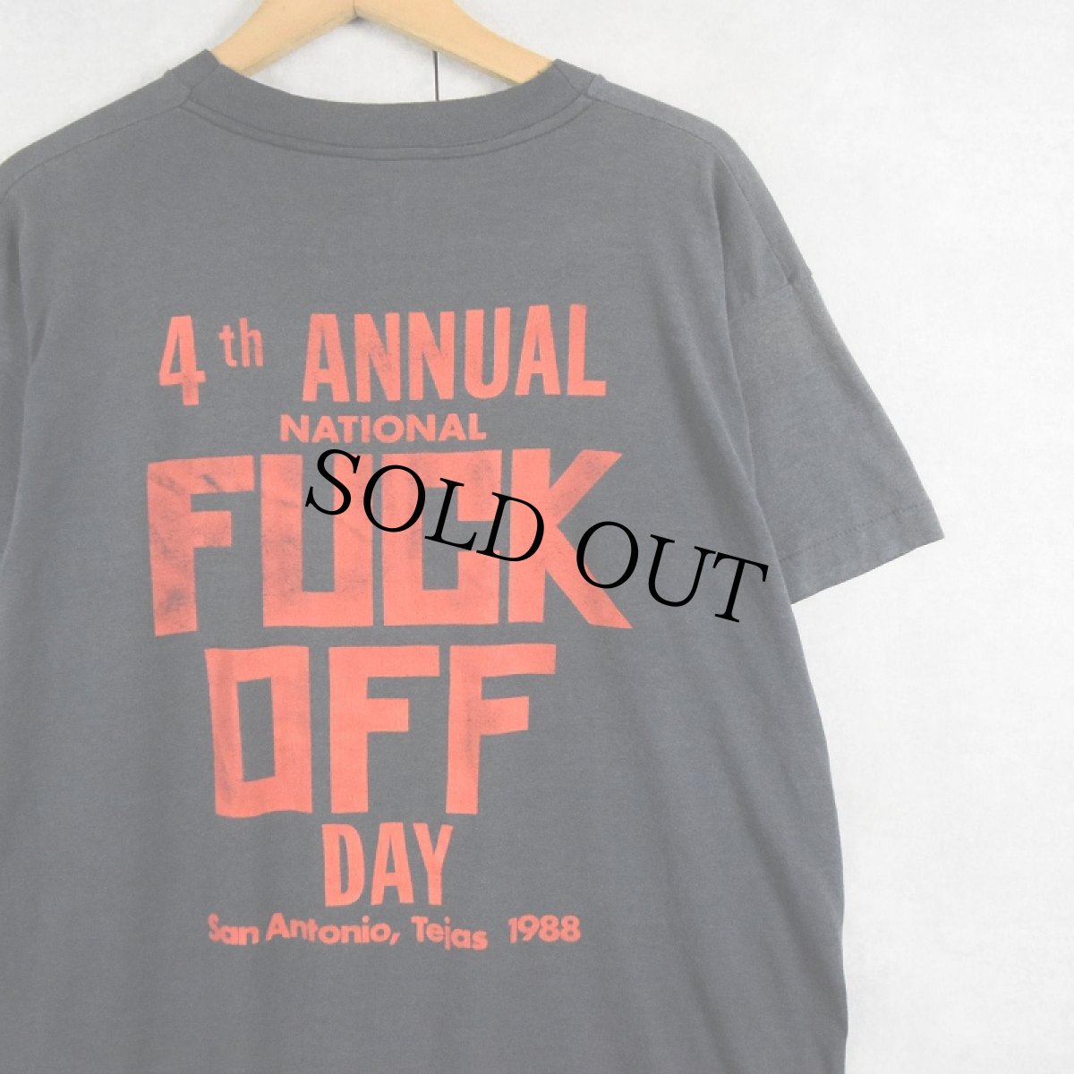 画像2: 80's USA製 "FUCK OFF" ギミックプリントTシャツ BLACK XL (2)