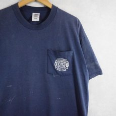 画像2: "CUSHING FIRE DEPARTMENT" プリント ポケットTシャツ NAVY XL (2)